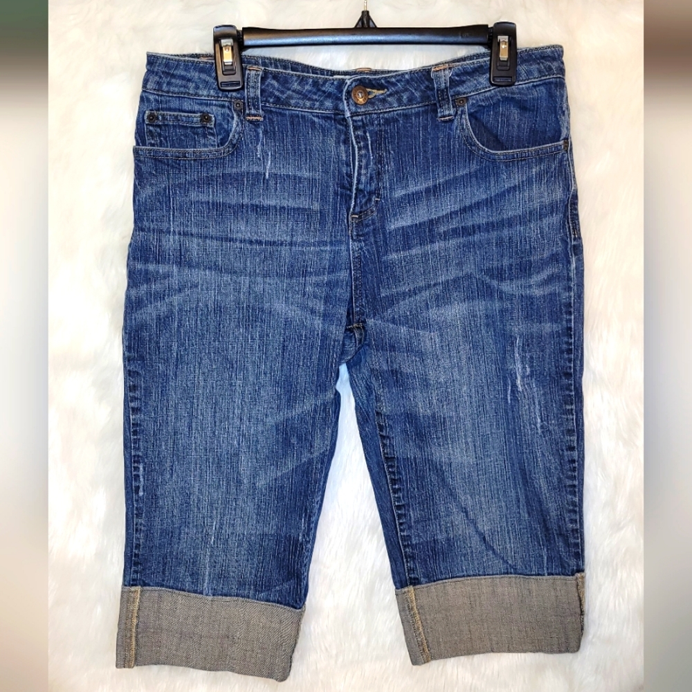 Maurices Cropped Capris